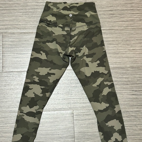 LULULEMON Women’s Green Camo Print Yoga Leggings - Size 4 - Picture 1 of 6